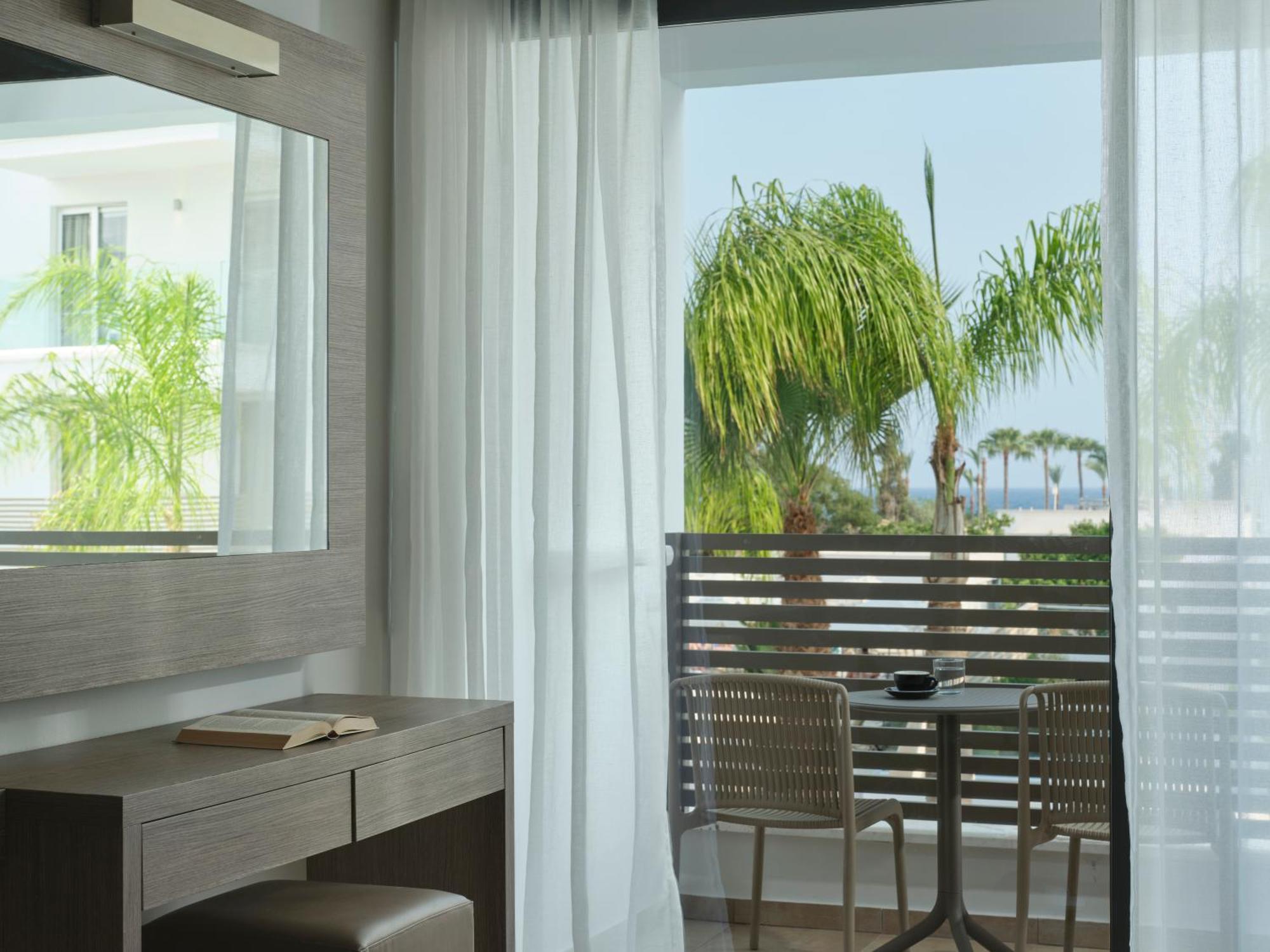 Atlantica Sancta Napa Hotel 圣纳帕 外观 照片